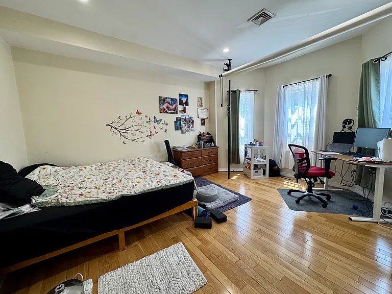 22 Elmore St #2 — Photo 10