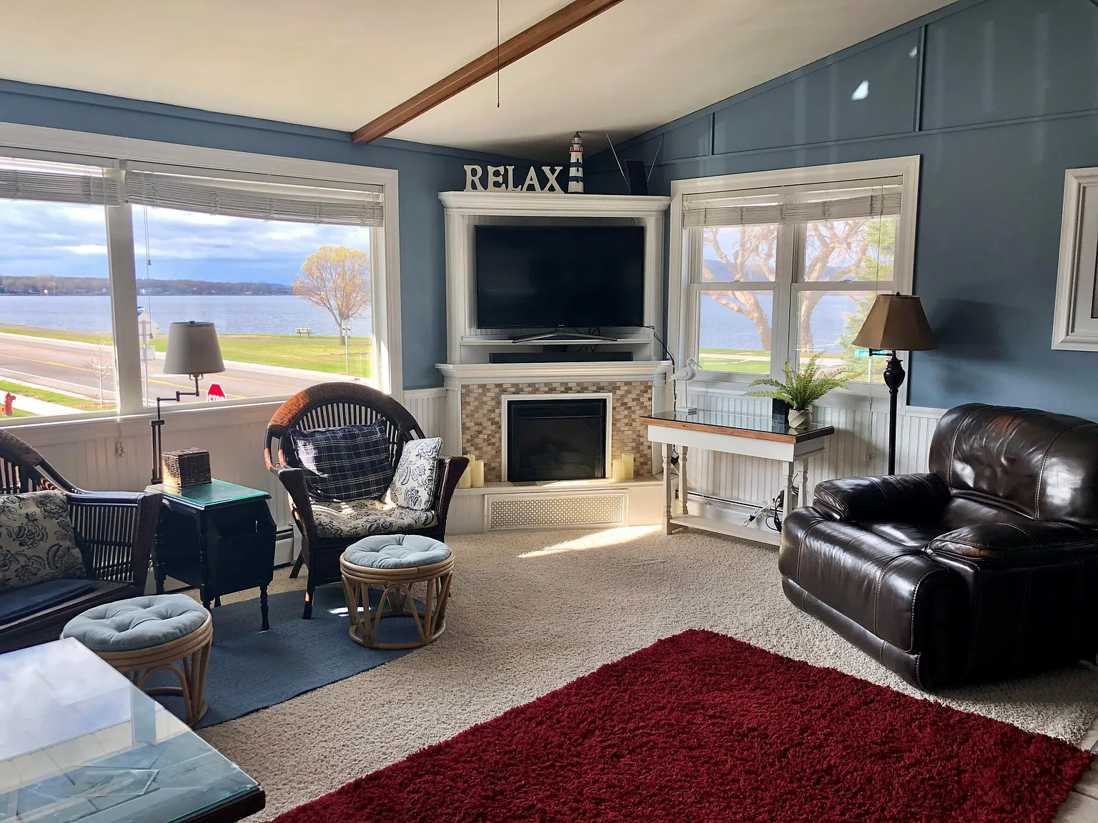 3 bed, 1350 sqft, $1,600 — Photo 2