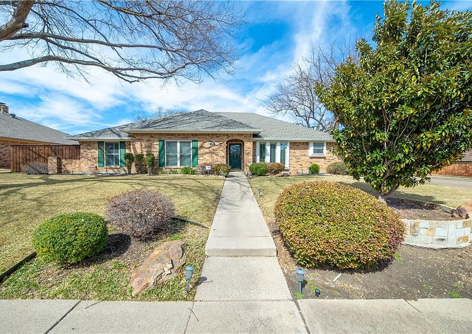 1st image of 2701 La Vida Pl