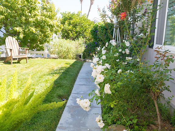4th image of 117 Poinsettia Gardens Dr #117