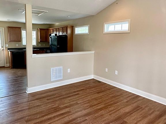 4th image of 2312 Belle Ave NE #B