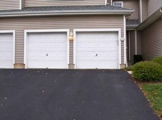 836 Round Top Cir S, Whitehall Township, PA 18104