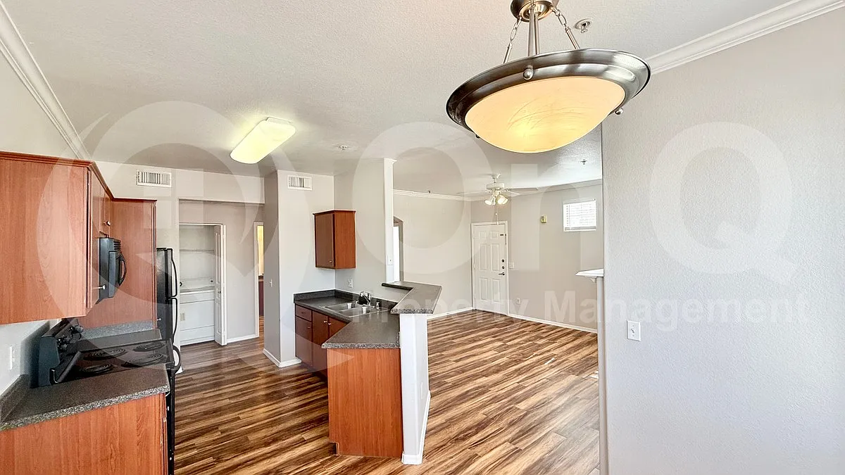 2 bed, 2.0 bath, 1056 sqft, $1,475 — Photo 4