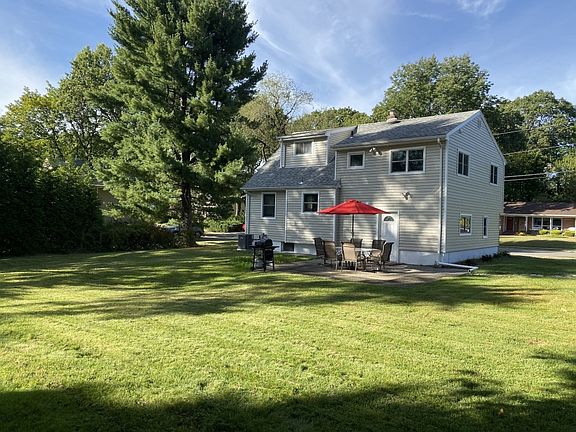 2nd image of 226 E Payne Ave
