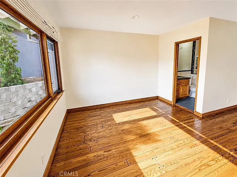 4720 Hayman Ave — Photo 13