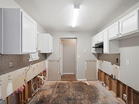 4th image of 222 Brenda Ellen Dr