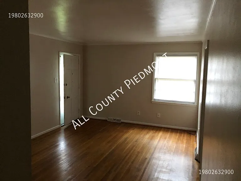 1925 Kennesaw Dr — Photo 3