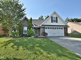 7636 Applecross Rd, Corryton, TN 37721