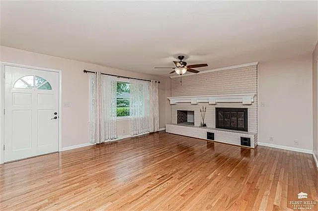 3 bed, 2288 sqft, $1,700 — Photo 3