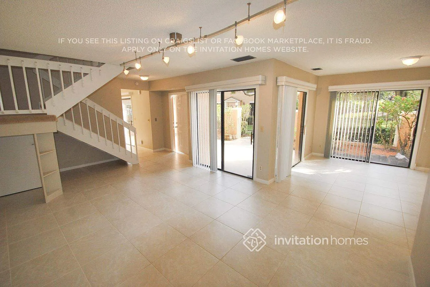 355 Prestwick Cir Apt 3 Palm Beach Gardens, FL 33418 — Photo 2