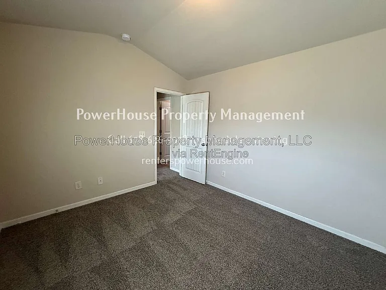1045 Township Cir — Photo 43