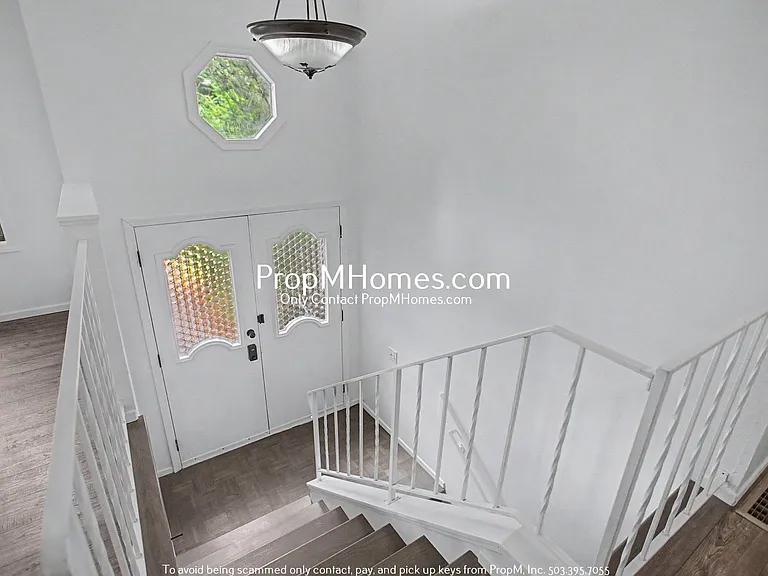 810 SW Spring Ln — Photo 18