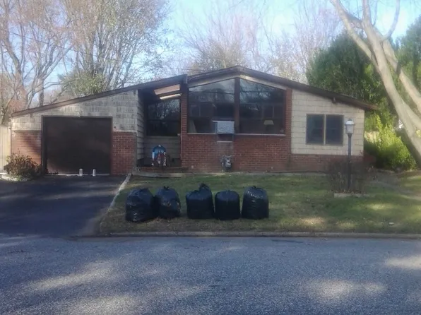 125 Days Ave, Selden, NY 11784