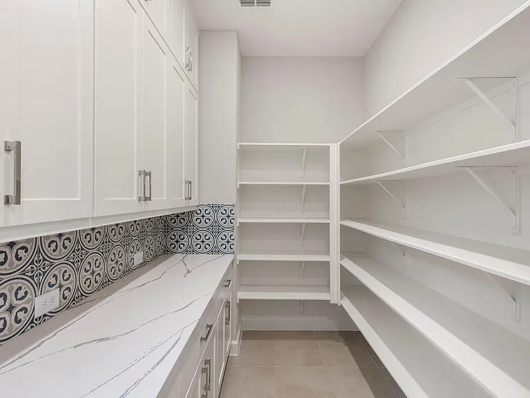 15834 Meadow Crk — Photo 9