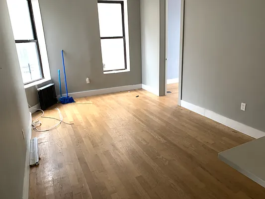 Rented by Tapiro Realty | media 2