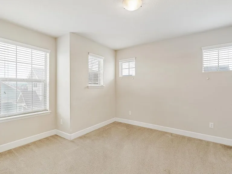 3230 Spruce St — Photo 23