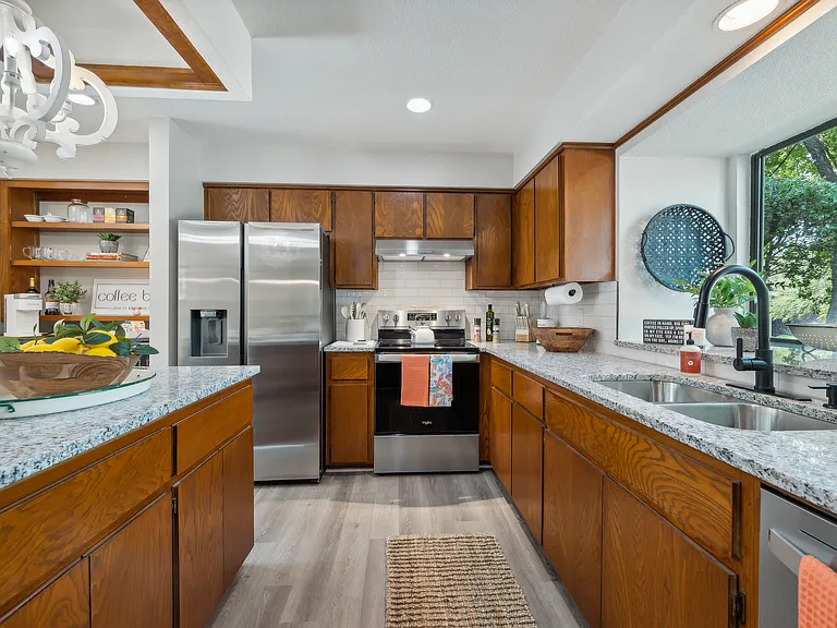 3911 Morrison Cir — Photo 17