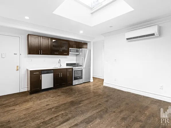 228 Thompson Street image 1 of 21