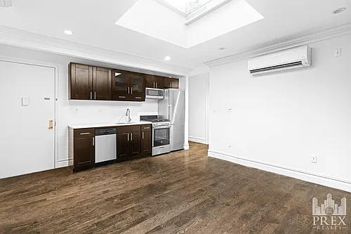 228 Thompson St #4 Photo 1