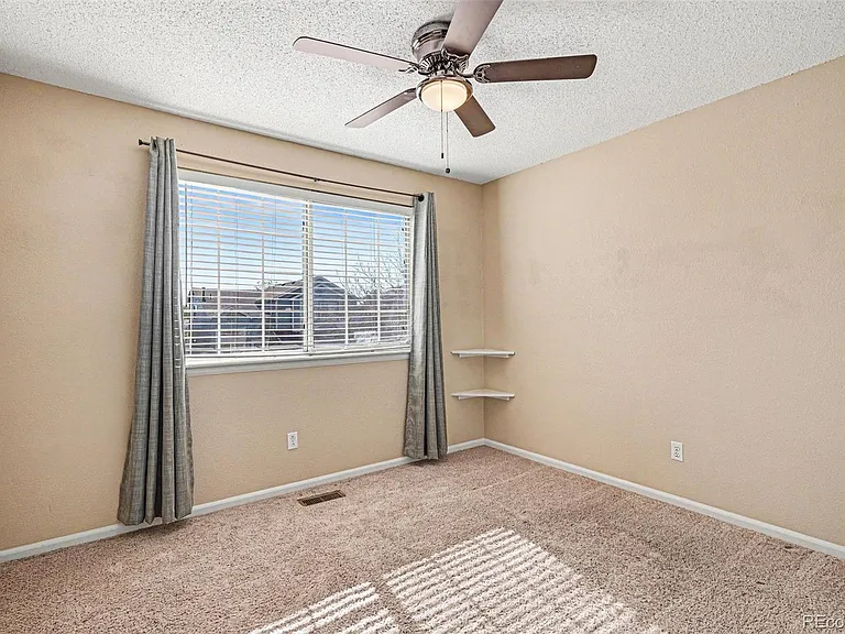 10411 Hyacinth St — Photo 15