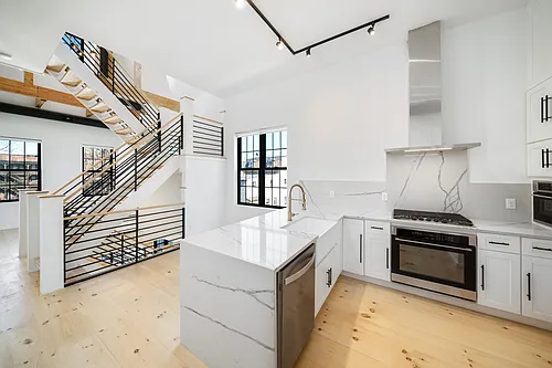 11 Washington St #B Photo 1