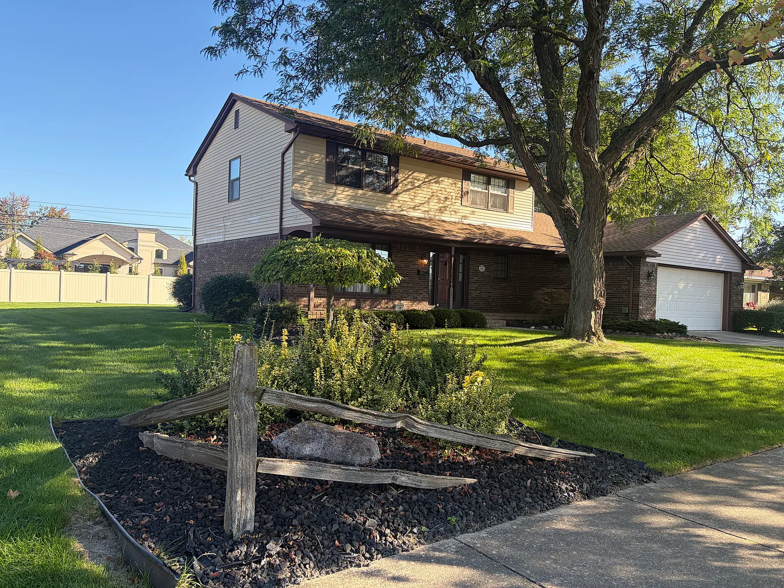 3 bed, 2717 sqft, $3,800 — Photo 3