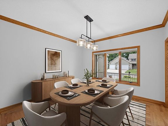 5th image of 2937 Oakview Dr NE