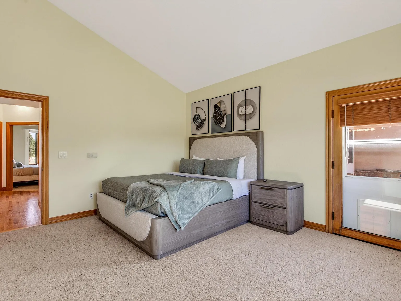 4 bed, 4.0 bath, 3700 sqft, $2,049 — Photo 1