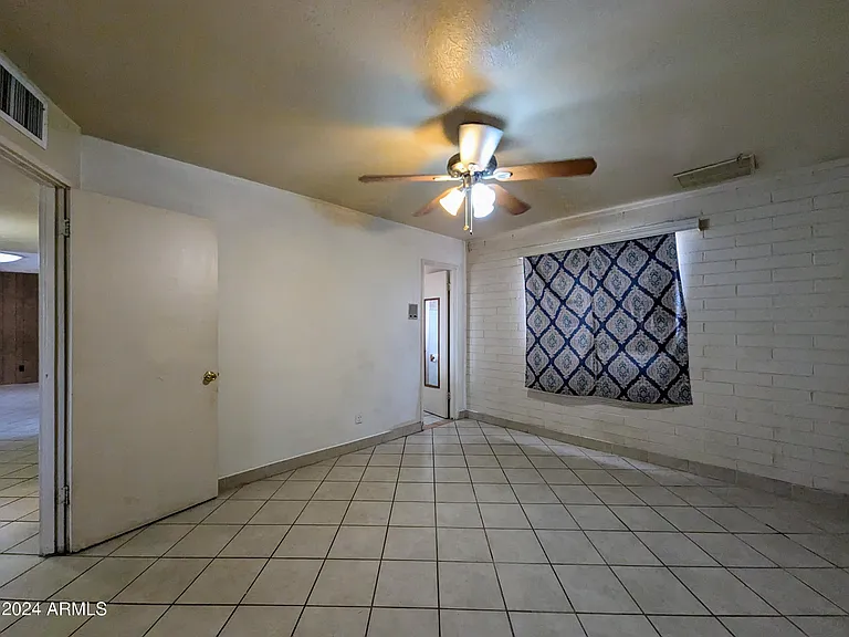 6036 N 31st Dr — Photo 36