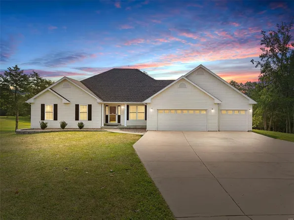 26320 Lake Run Dr, Warrenton, MO 63383