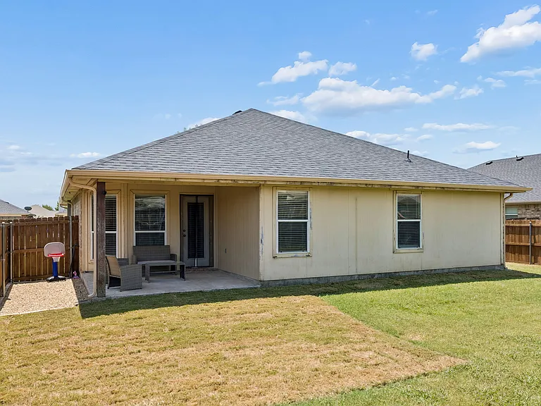 3216 Overstreet Ln — Photo 24