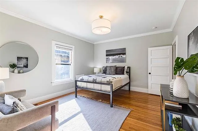 214 Emerson St — Photo 2