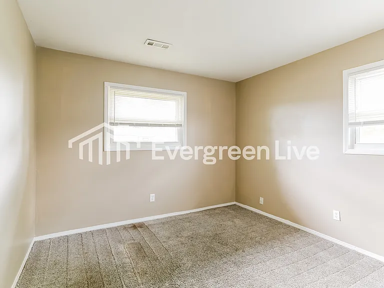 5304 Mapleridge Dr — Photo 10