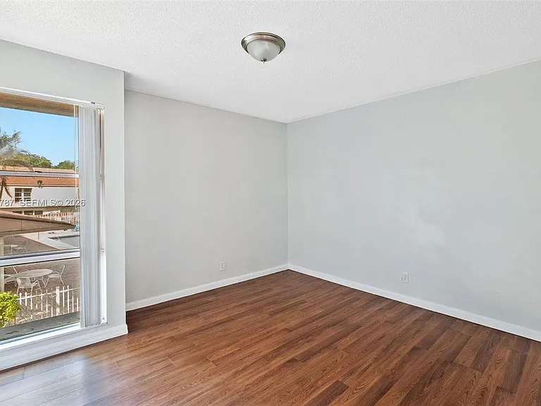 833 NW 82nd Ave #6 — Photo 8