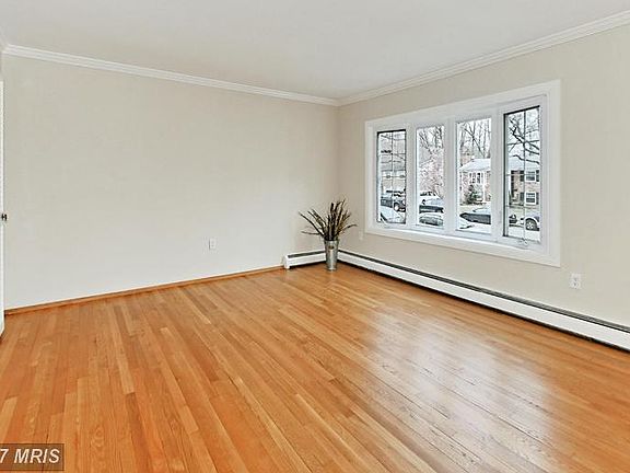 5th image of 4407 Evergreen Dr
