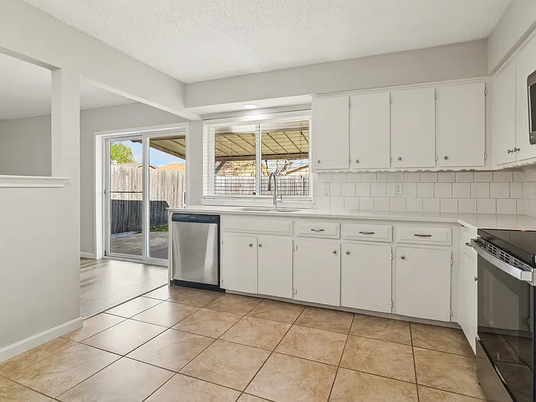 219 Running Brook Ln — Photo 12