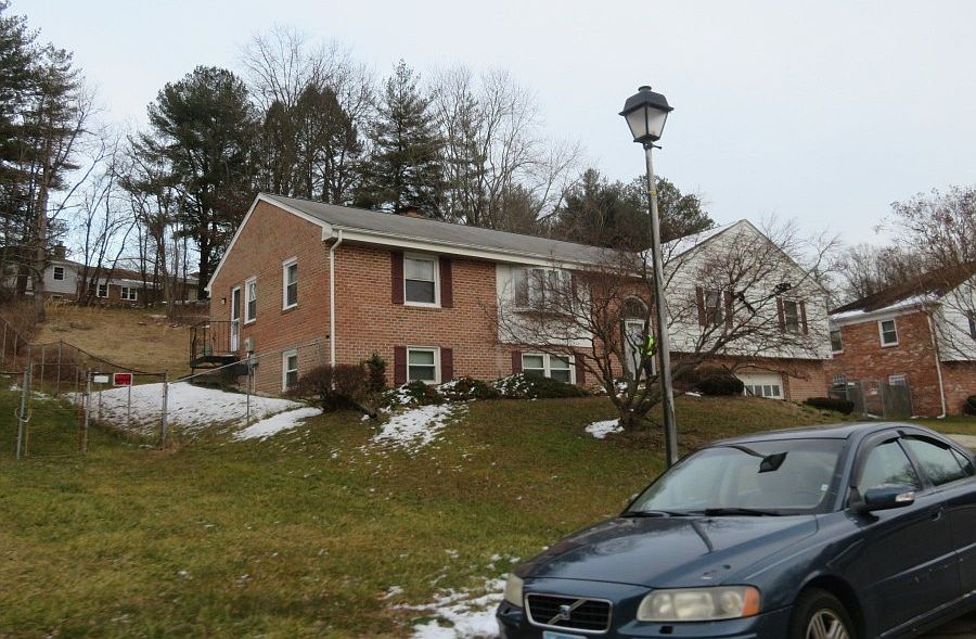 2nd image of 3505 Burleigh Dr