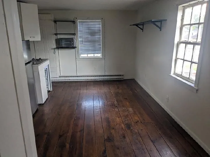 Studio, $1,500 — Photo 1