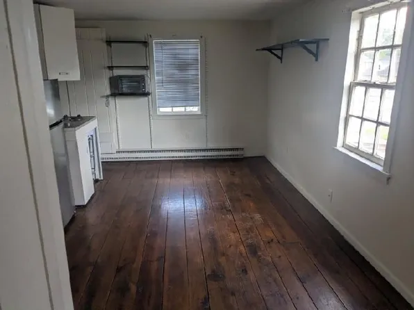 31 Central Sta Rear 1, Flemington, NJ 08822