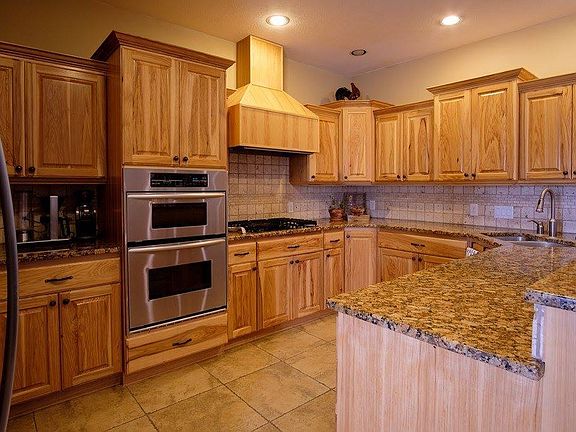 5th image of 7939 Wildhorse Ln