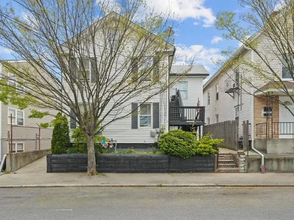 51 Vale St, Pawtucket, RI 02860