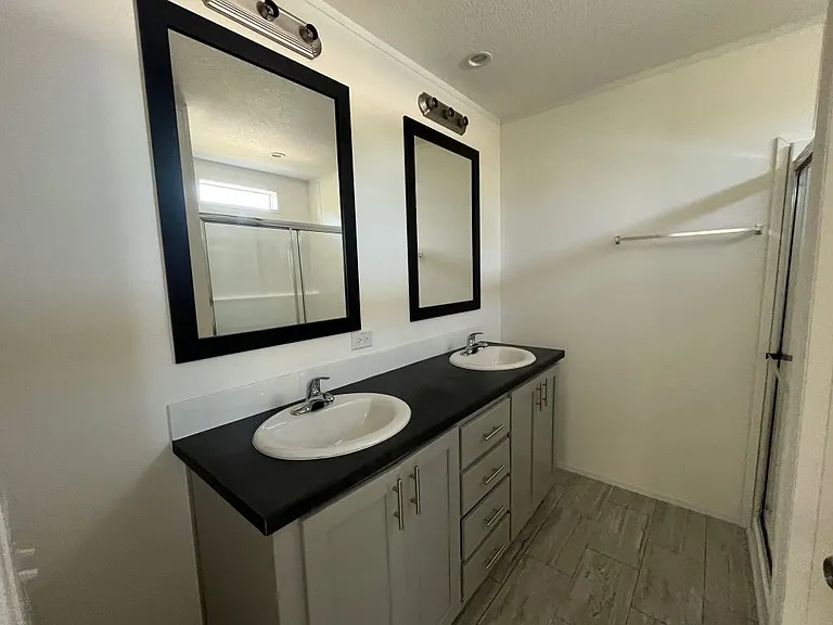 18 Eland Dr #18 — Photo 16
