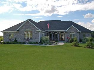 26600 Eagle View Dr, Waterford, WI 53185