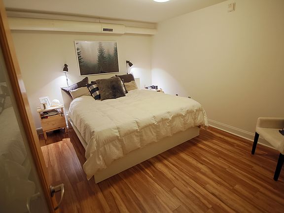 5th image of 457 Walnut St