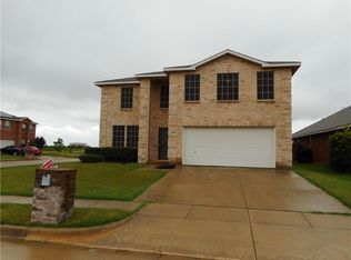 9101 Riding Stable Ln, Fort Worth, TX 76123