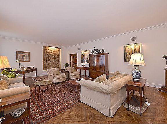 2nd image of 171 W 57th St APT 9B