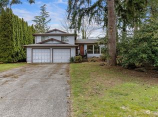 2915 210th Ave E, Lake Tapps, WA 98391