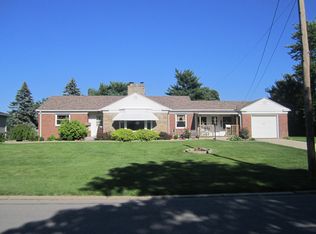 955 Schmidlin Rd, Oregon, OH 43616