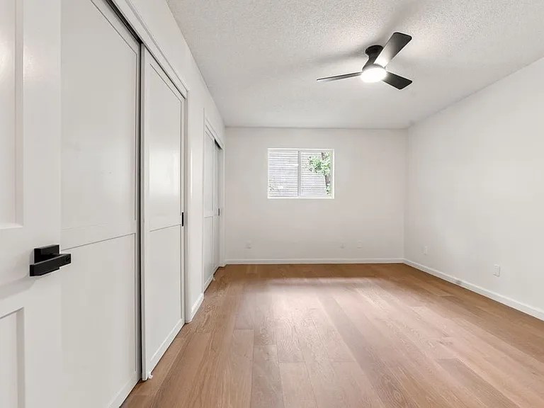 Landis Grove - 1360 — Photo 29