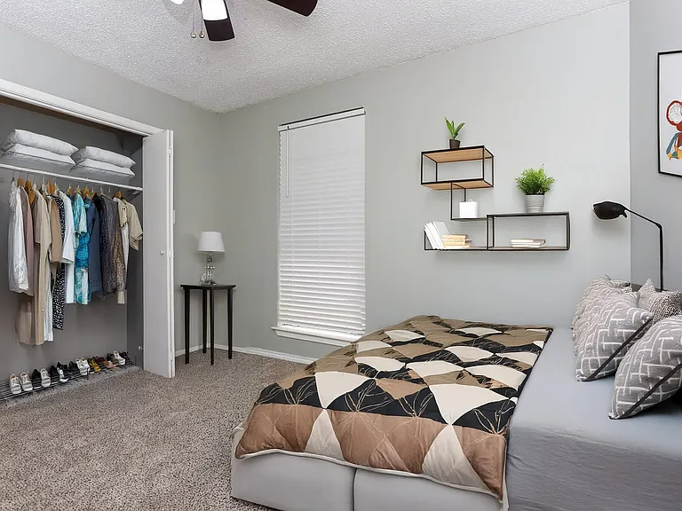 Northview Condominiums — Photo 18